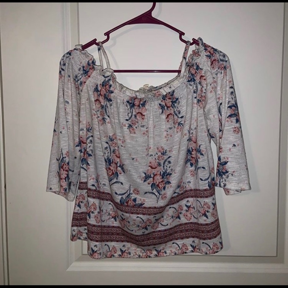 BUCKLE TOP